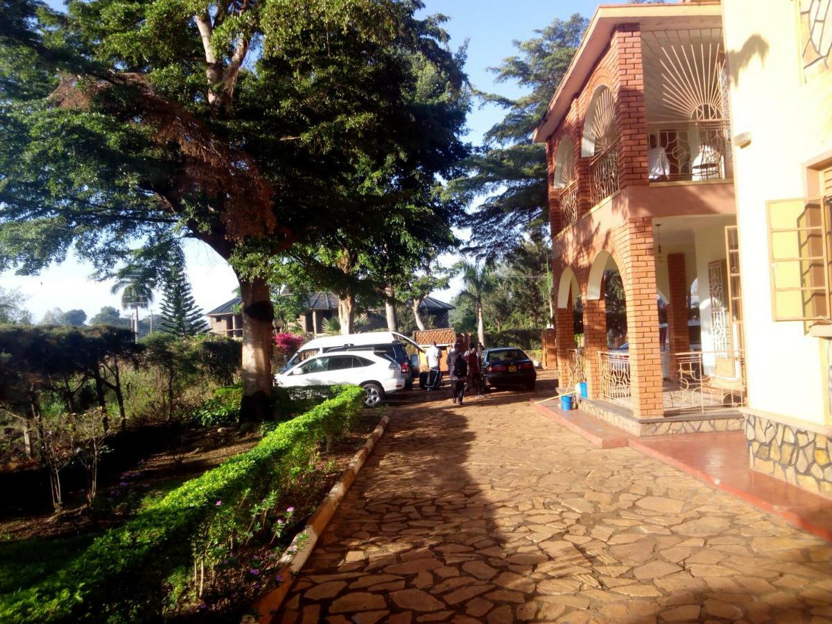 Bridgeway Guest House Jinja Bagian luar foto